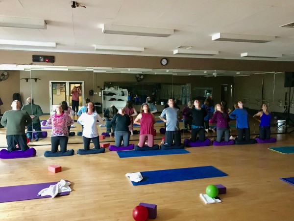 Ushtrasana using blanket below knees